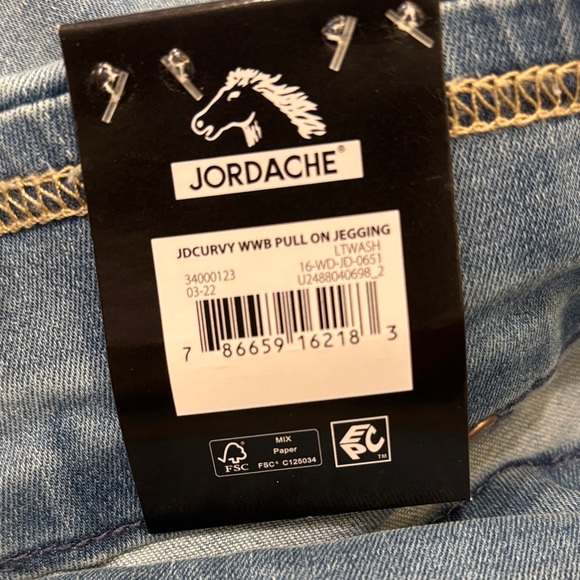 Jordache Light Blue Curvy Jegging Jeans - Picture 3 of 3